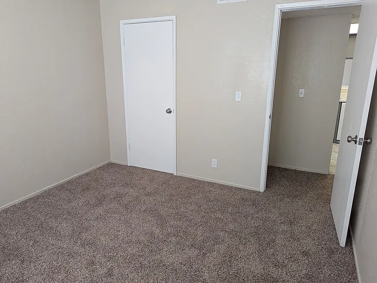 939 Jamieson Ct #4 — Photo 13