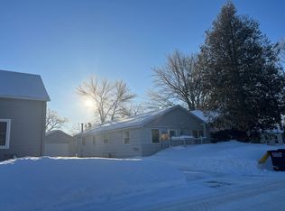 522 S Hunt St, Lake Crystal, MN 56055