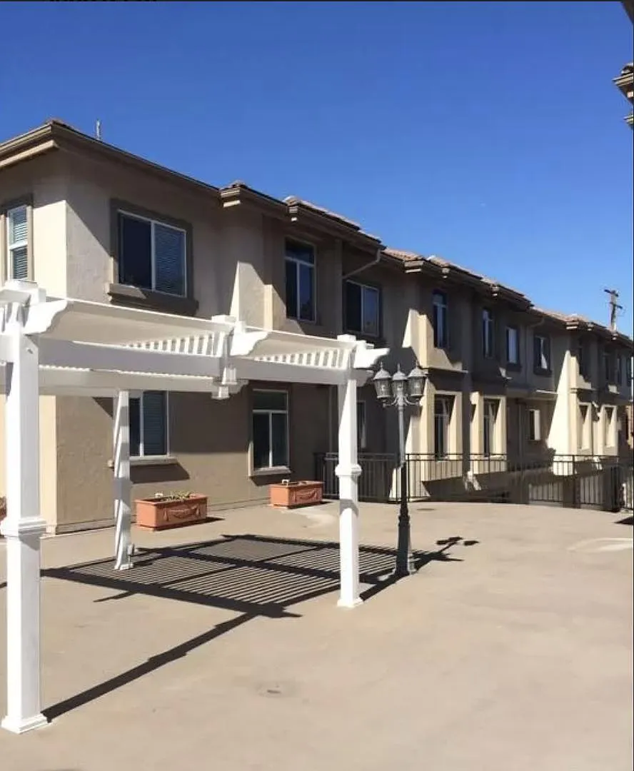 Elm Vista Dr, Downey — Photo 4