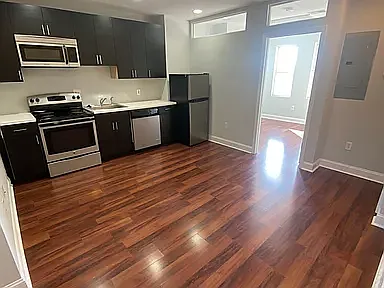 2 bed, 711 sqft, $3,800 — Photo 2