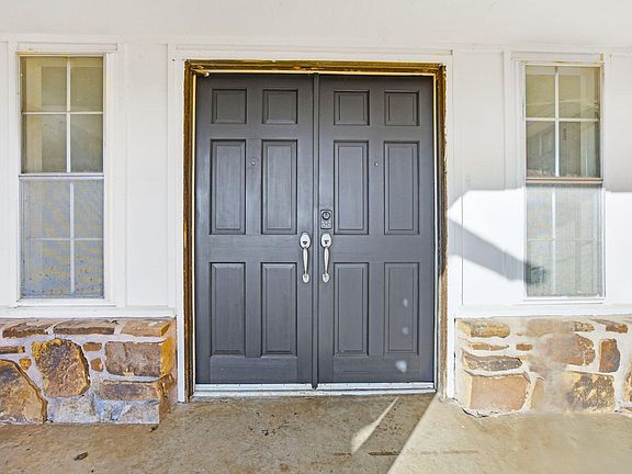 3rd image of 23979 E 320th Rd