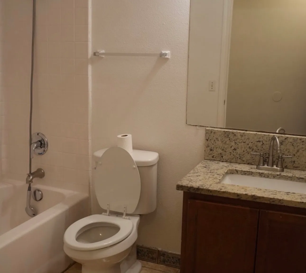 3 bed, 1464 sqft, $2,400 — Photo 4