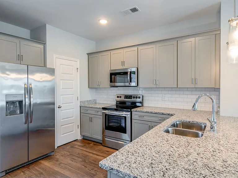 115 Harvard Dr — Photo 5