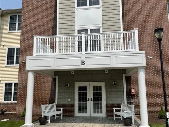 2590 Gold Star Highway #118, Groton, CT 06355