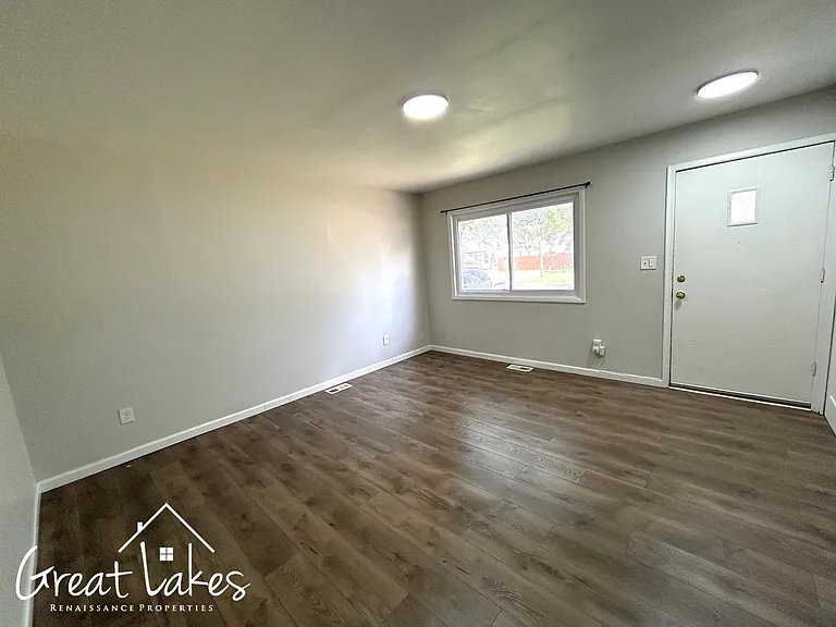 20797 Gentner St — Photo 8