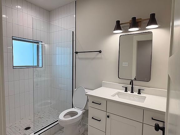 2nd image of 13 Vine St NE #13