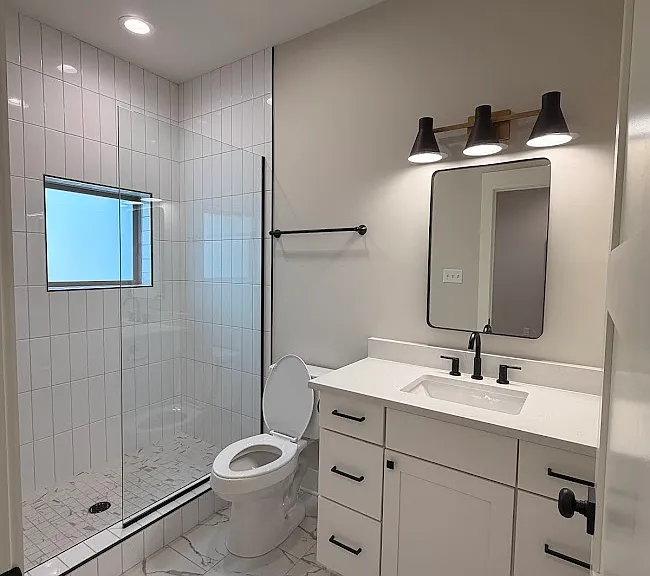 13 Vine St NE #13 — Photo 2