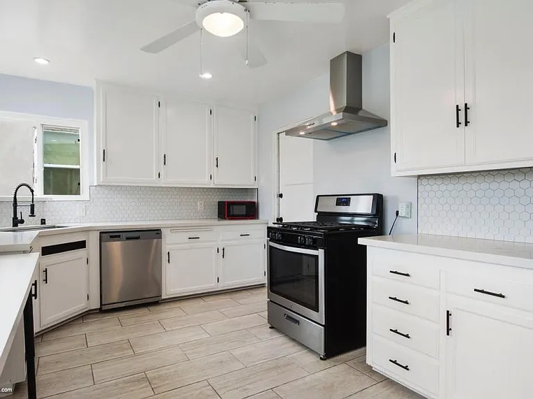 4250 Blackton Dr — Photo 11