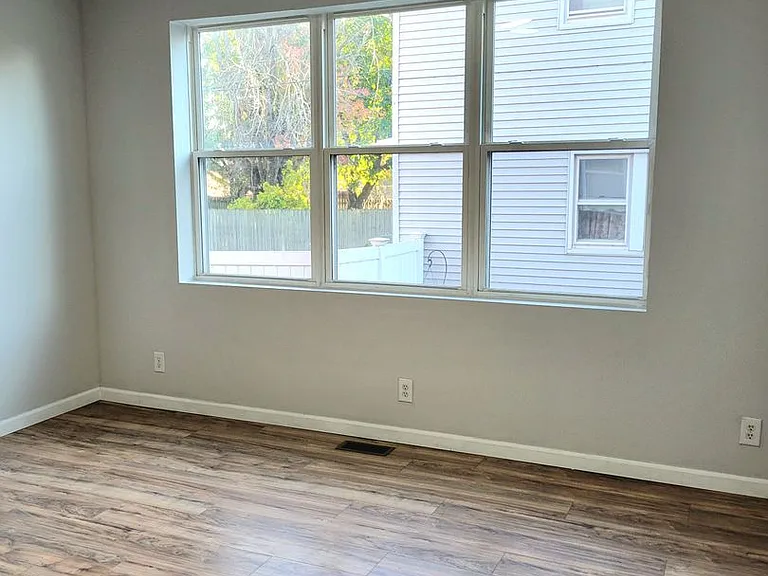 2450 Cleveland Blvd — Photo 2