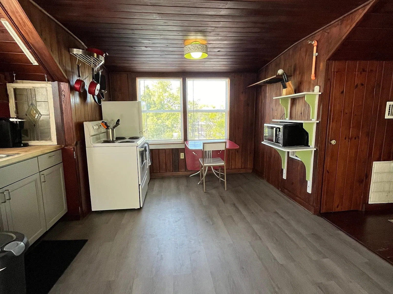 1 bed, 400 sqft, $1,850 — Photo 4