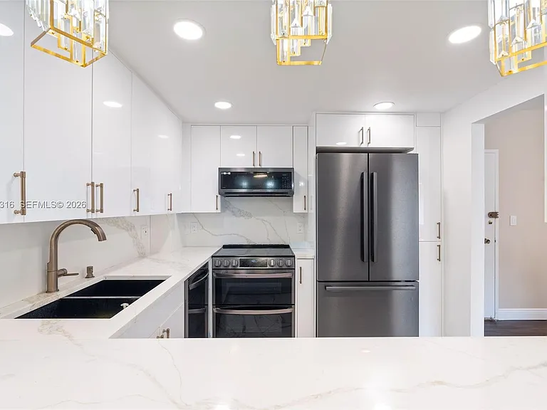 1985 S Ocean Dr #9G — Photo 11