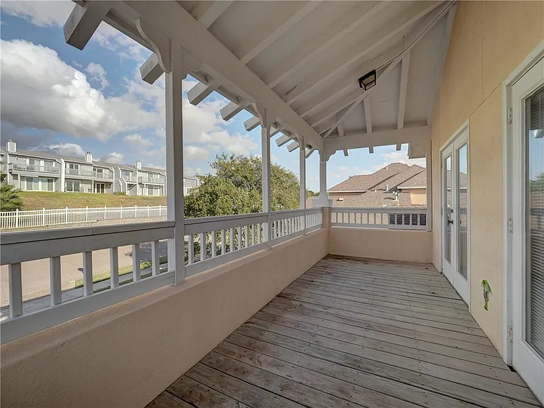 1343 Bayview Dr — Photo 30