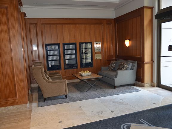 5th image of 1322 S Prairie Ave Unit 809