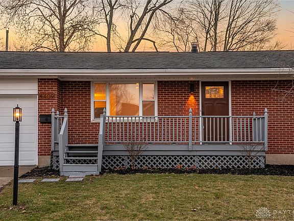 3rd image of 4409 Clarendon Dr