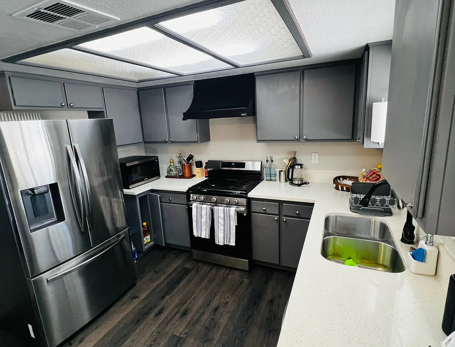 4 bed, 1300 sqft, $2,400 — Photo 2