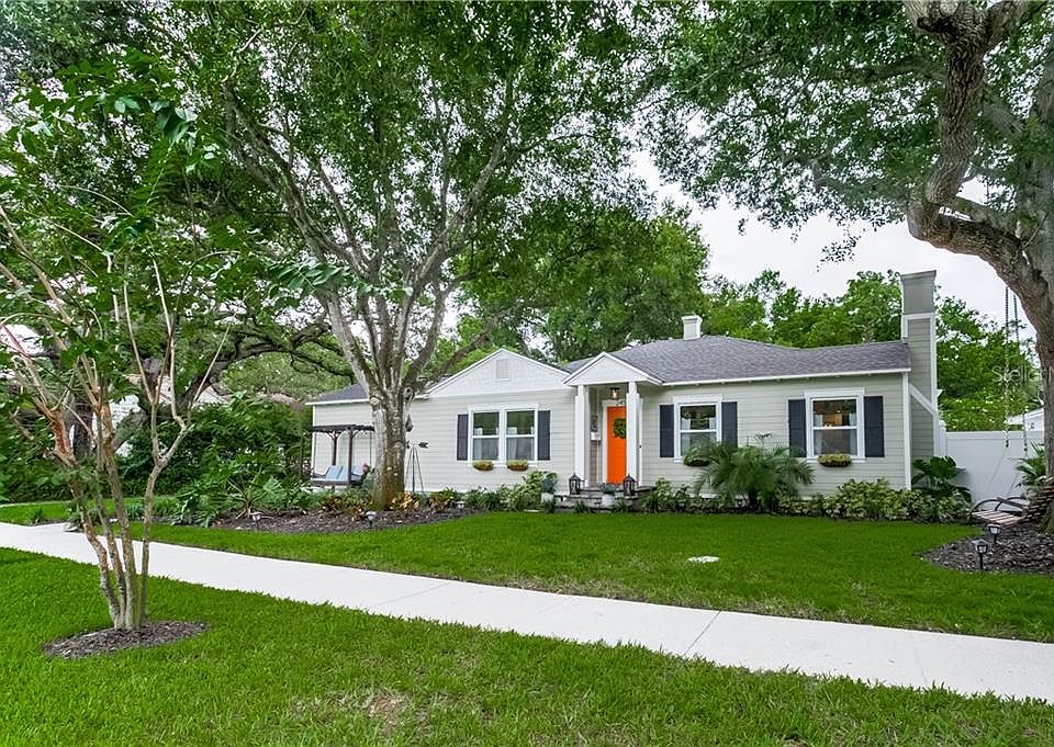1st image of 2451 Woodlawn Cir W