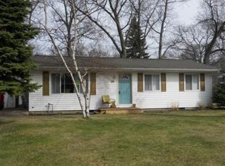 1320 Woodhaven St, Muskegon, MI 49445