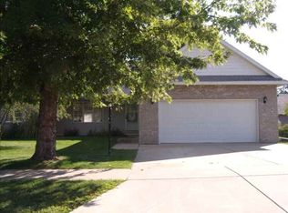 424 Phil Gould Dr, Hanna City, IL