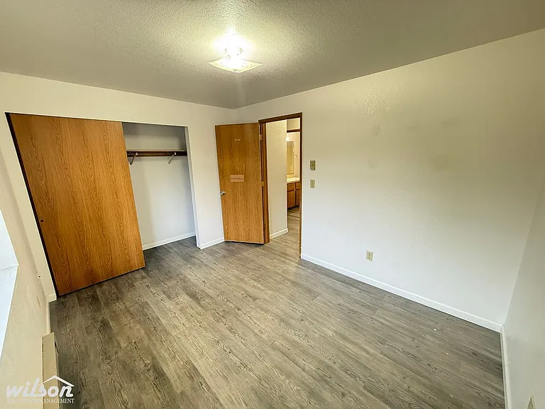 1206 Voelker Ave — Photo 8