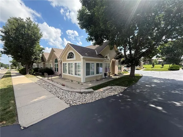11334 S Pflumm Rd, Olathe, KS 66215