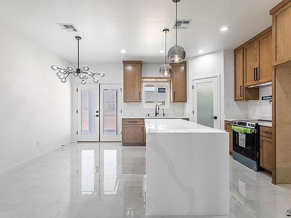 5th image of 10552 E 46th Ln