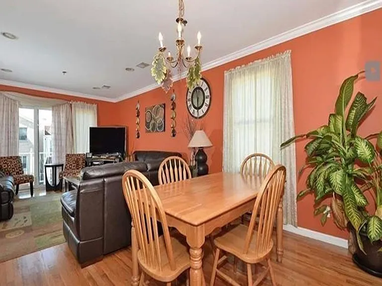 116 Lake St #3 — Photo 4