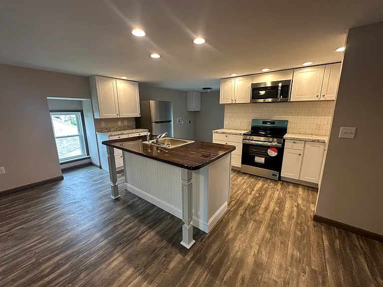 107B N Market St — Photo 13