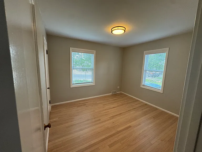 3336 S Marion St — Photo 7