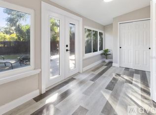 1370 16th St, Sarasota, FL 34236