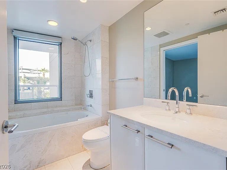 222 Karen Ave #201 — Photo 24