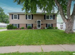 2312 N Thornwood Ave, Davenport, IA 52804