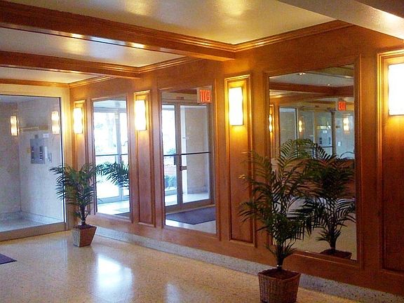 3rd image of 1910 Parsons Blvd APT 1C
