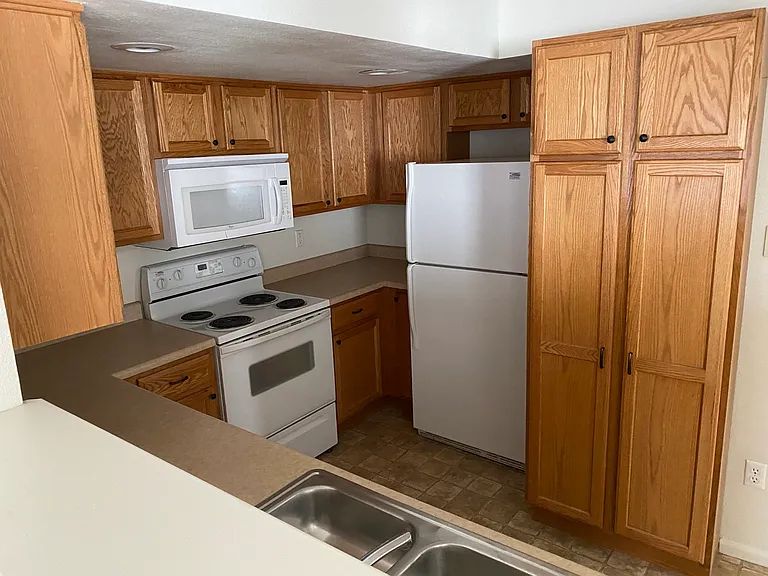 256 Hunters Way — Photo 9