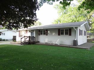 1220 S 15th St, Prairie Du Chien, WI 53821