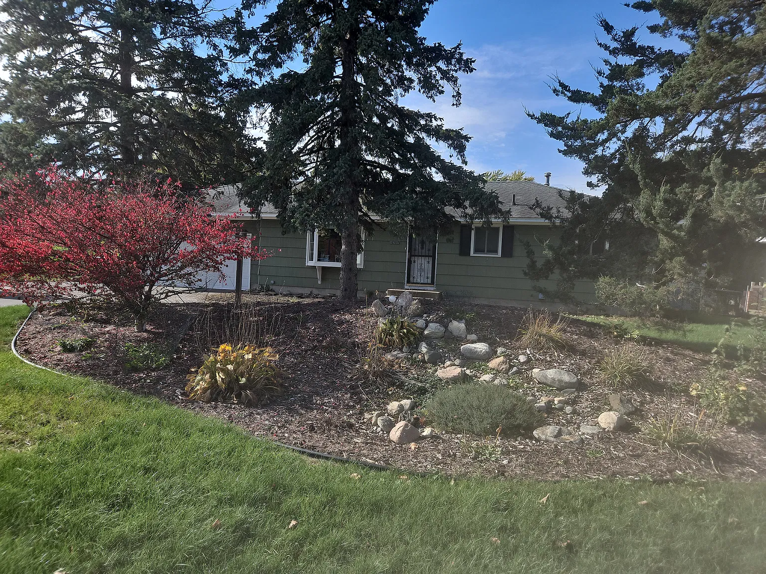 3 bed, 1342 sqft, $1,900 — Photo 3