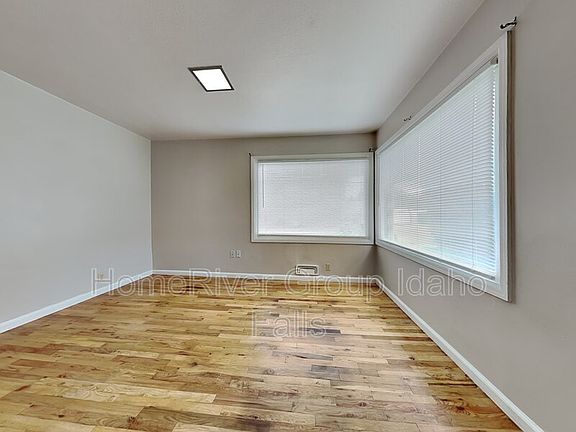 3rd image of 410 5th St #1
