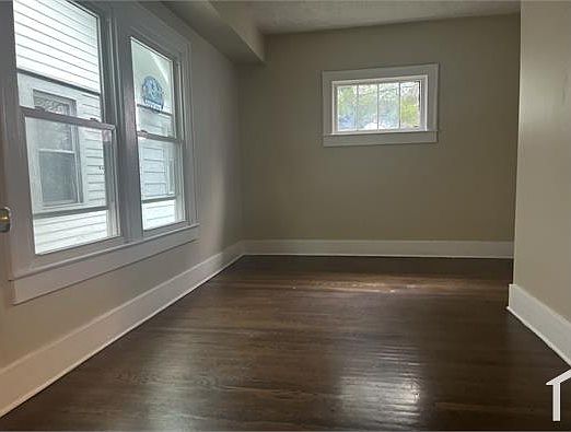 5th image of 308 S 42nd St