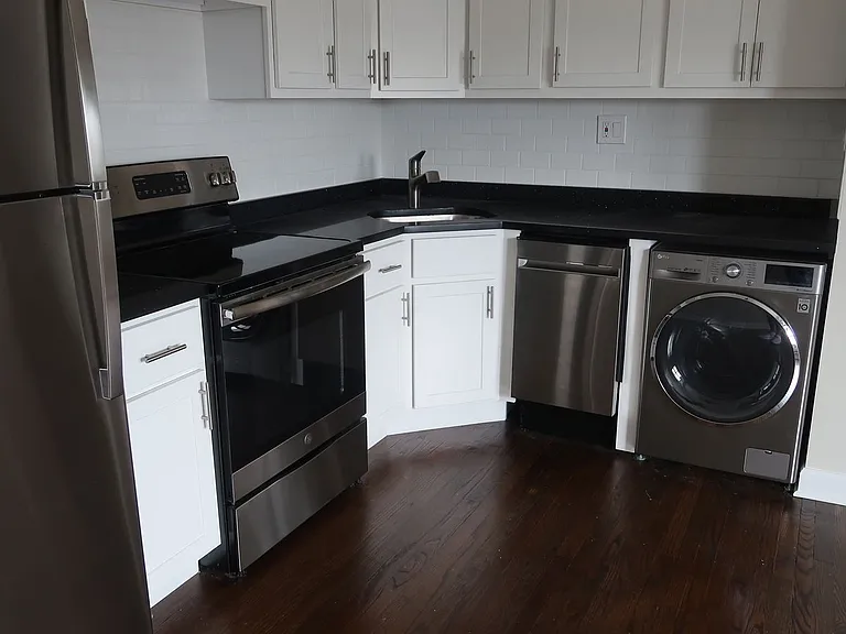 3345 N Marshfield Ave #301 — Photo 10