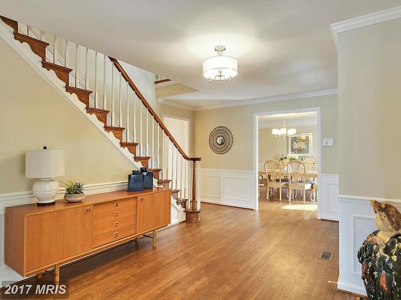3rd image of 9431 Sunnyfield Ct
