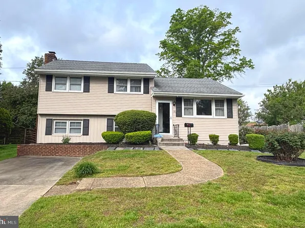 12 Meadow Ln, West Deptford, NJ 08096
