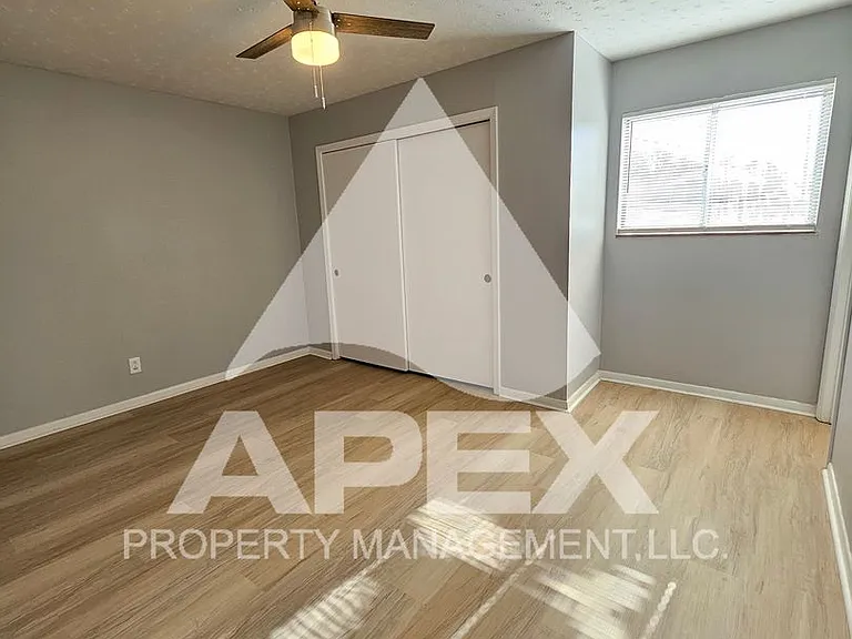 Springdale Apartments — Photo 11