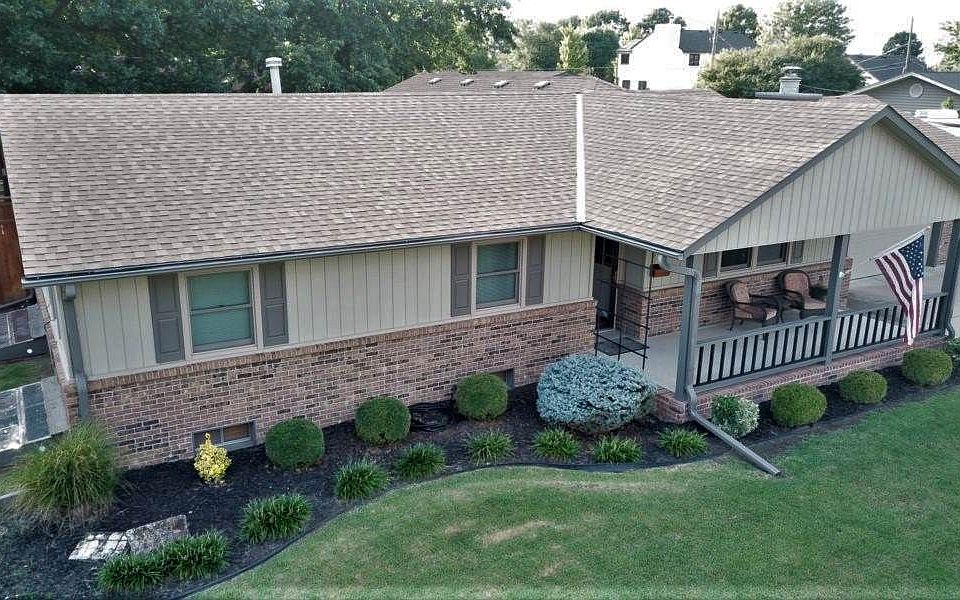 1st image of 618 N Circle Dr