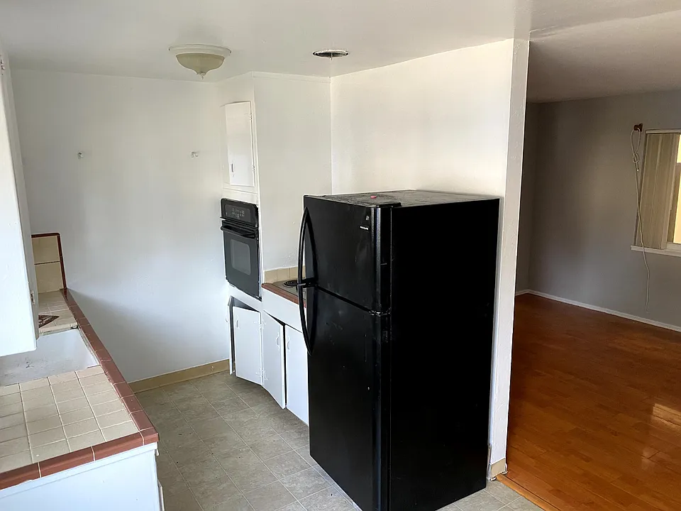 3184 Cadillac Dr #6