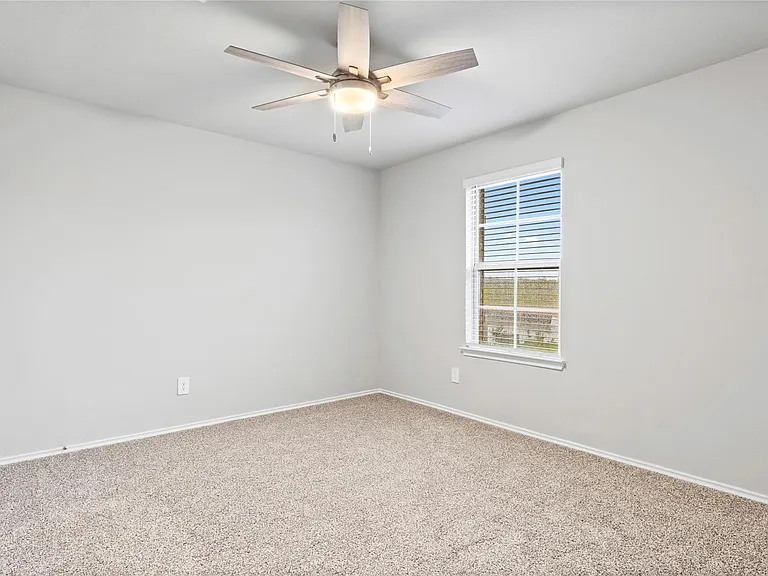 40491 Garden Heights Ln — Photo 9