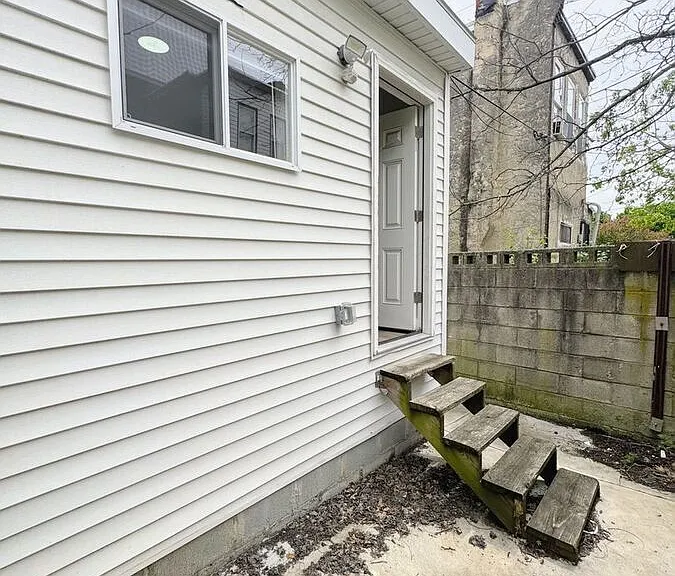 1464 N Wilton St #1 — Photo 23