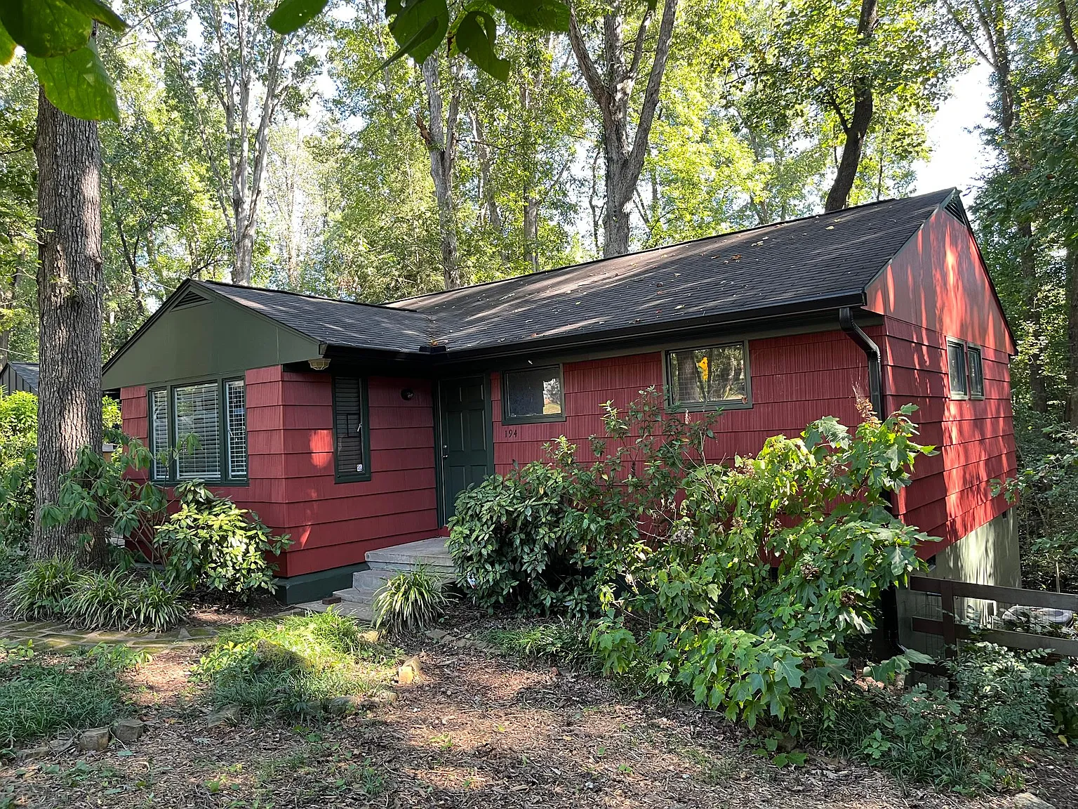 3 bed, 1100 sqft, $2,200 — Photo 2
