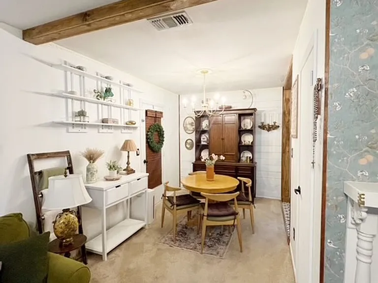 332 Chicago Ave — Photo 4