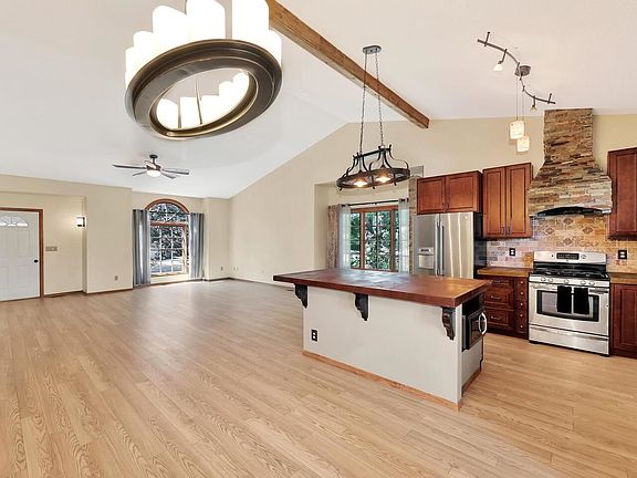 4th image of 2030 E Country View Dr