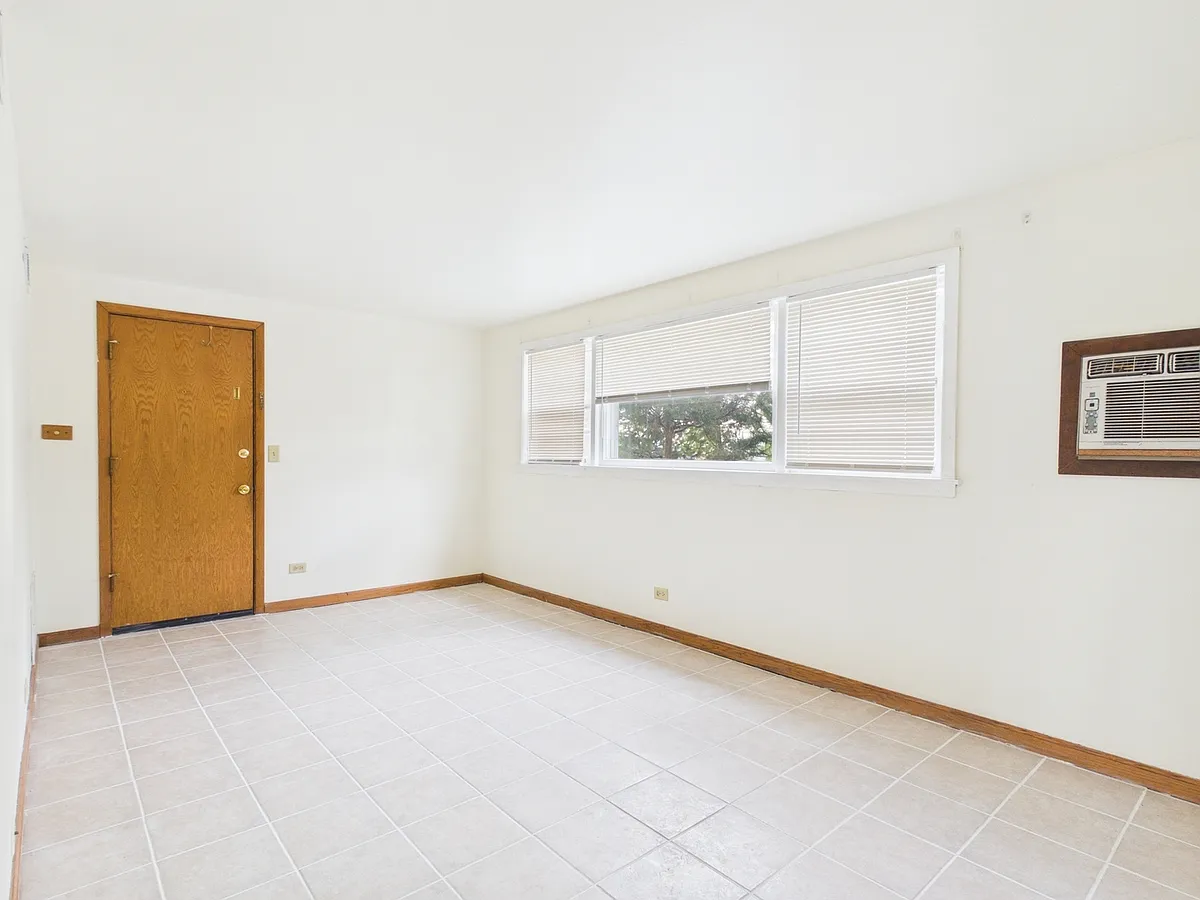 Building Photo - 755 Dulles Rd #A