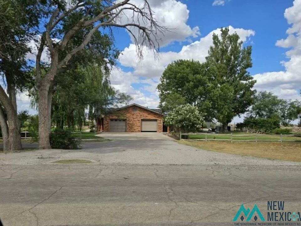 1st image of 1001 S Country Club Dr